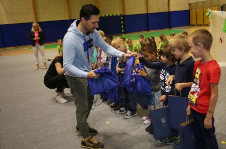 PRVOŠOLČKI RAKEK 17 FOTO LJUBO VUKELIČ
